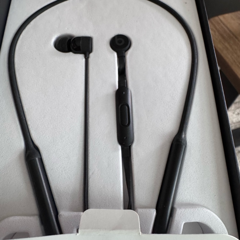 Beats by Dre Black Earbud Headphones